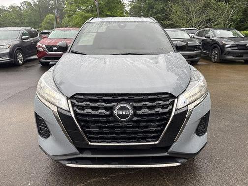 Boulder Gray Pearl 2024 Nissan Kicks SR