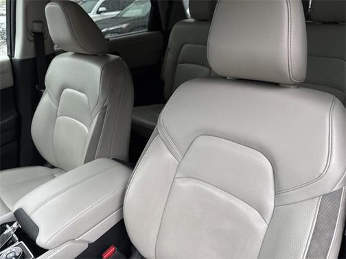 2023 Nissan Pathfinder SL 4WD