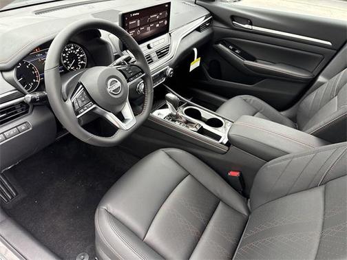 2025 Nissan Altima SR FWD