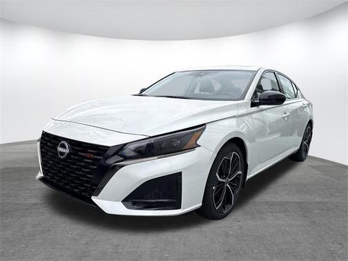 2025 Nissan Altima SR FWD