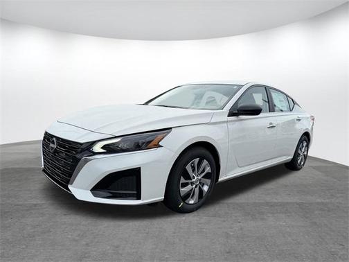 2025 Nissan Altima S FWD