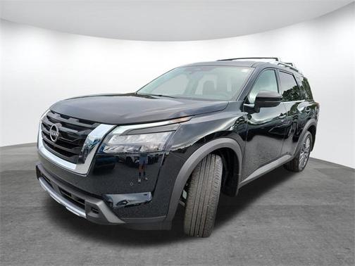 2025 Nissan Pathfinder SL 4WD