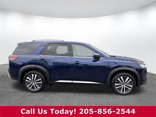 2022 Nissan Pathfinder Platinum 2WD