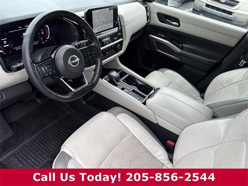 2022 Nissan Pathfinder Platinum 2WD