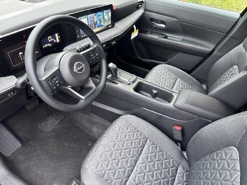 Super Black 2026 Nissan Kicks SV