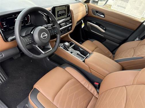 2025 Nissan Pathfinder Platinum FWD