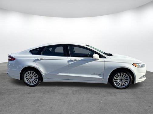 2014 Ford Fusion Hybrid SE