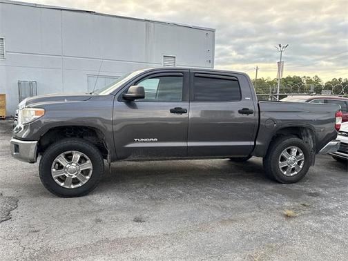 2017 Toyota Tundra SR5