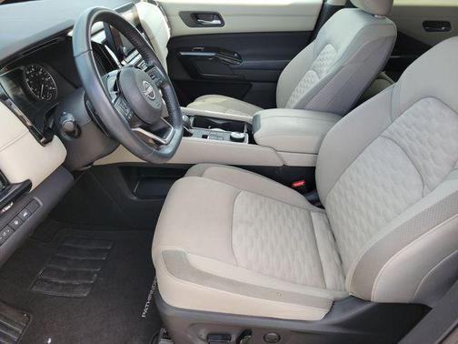 2022 Nissan Pathfinder SV 4WD