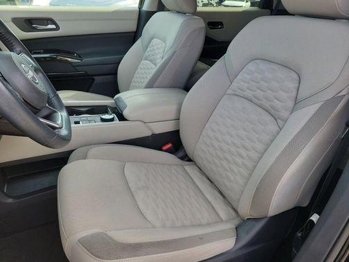 2022 Nissan Pathfinder SV 4WD