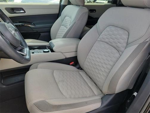 2022 Nissan Pathfinder SV 4WD