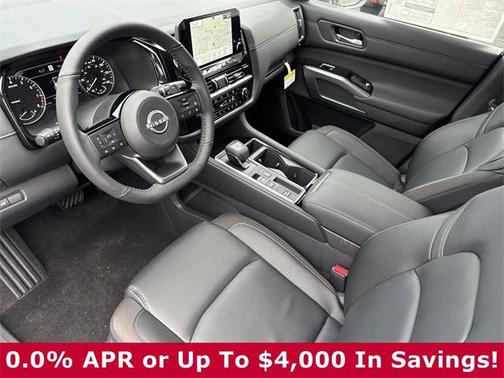 2025 Nissan Pathfinder SL FWD