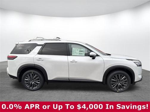 2025 Nissan Pathfinder SL FWD