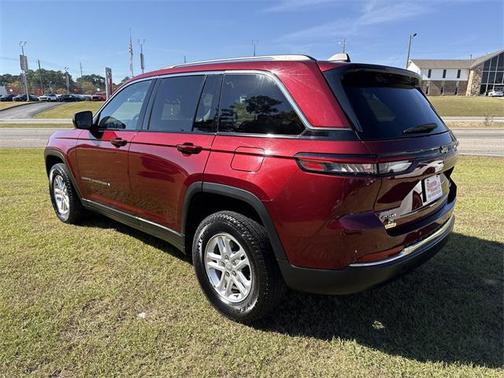 2023 Jeep Grand Cherokee Laredo