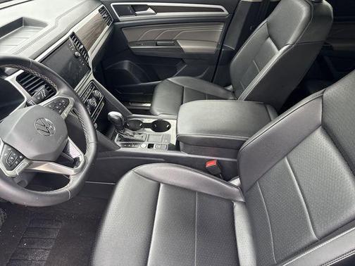 2022 Volkswagen Atlas 2.0T SE w/Technology