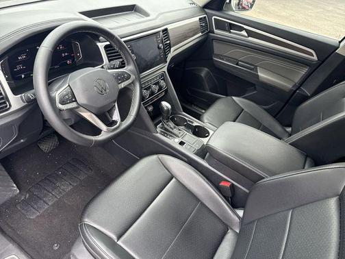2022 Volkswagen Atlas 2.0T SE w/Technology