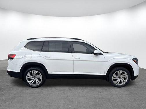 2022 Volkswagen Atlas 2.0T SE w/Technology