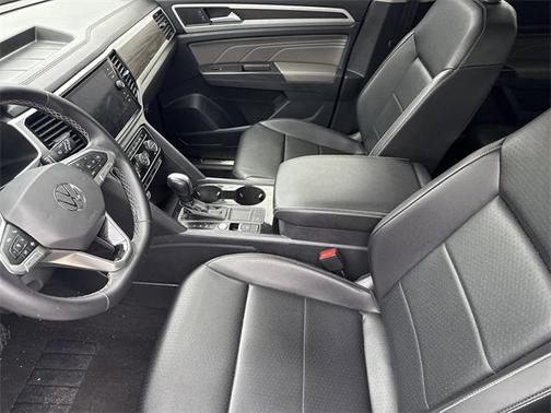2022 Volkswagen Atlas 2.0T SE w/Technology