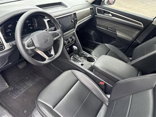 2022 Volkswagen Atlas 2.0T SE w/Technology