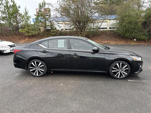 2022 Nissan Altima SR FWD