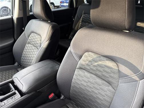 2024 Nissan Pathfinder SV FWD