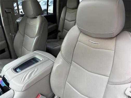 2016 Cadillac Escalade ESV Luxury