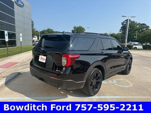 2022 Ford Explorer ST-Line