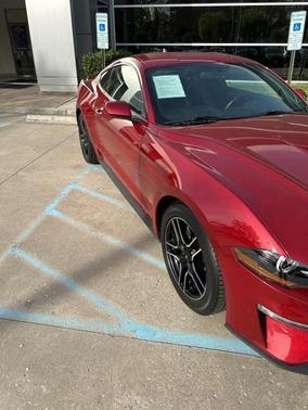2020 Ford Mustang EcoBoost