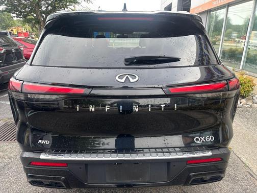 Mineral Black 2023 INFINITI QX60 Luxe