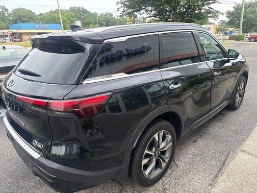 Mineral Black 2023 INFINITI QX60 Luxe
