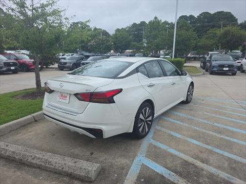 2021 Nissan Altima 2.5 SV