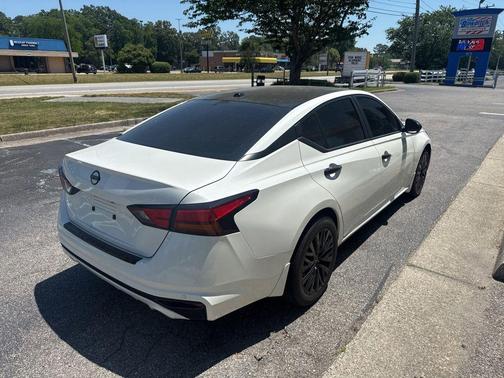 Pearl White Tricoat 2023 Nissan Altima 2.5 SV