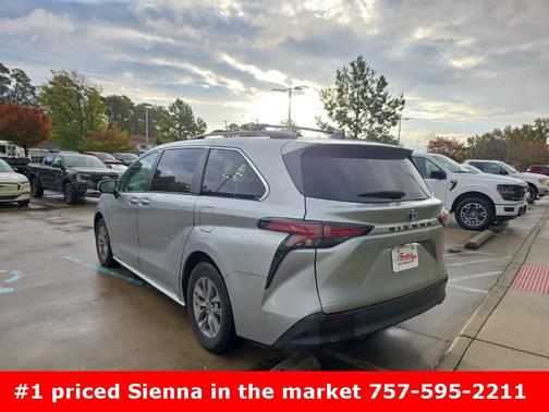 2022 Toyota Sienna XLE