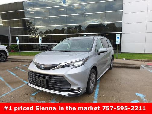 2022 Toyota Sienna XLE