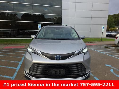 2022 Toyota Sienna XLE