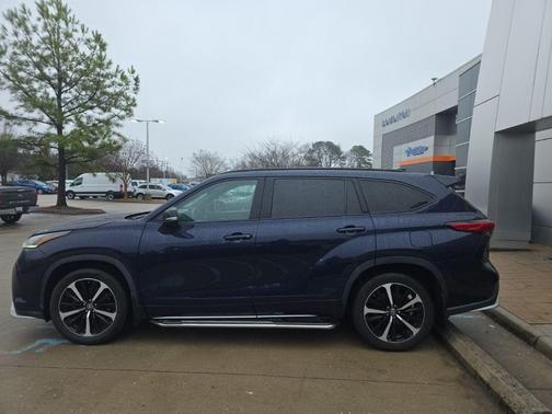 2022 Toyota Highlander XSE