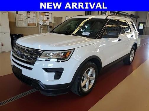 Photo 1 of 2 of 2018 Ford Explorer Base