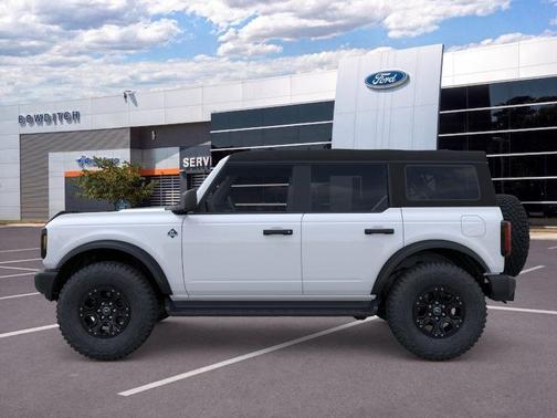 Oxford White 2026 Ford Bronco Outer Banks