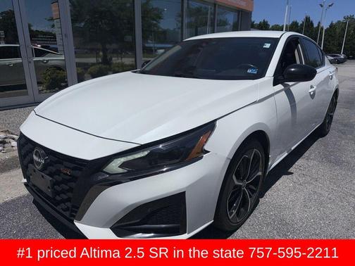 Pearl White Tricoat 2024 Nissan Altima SR FWD