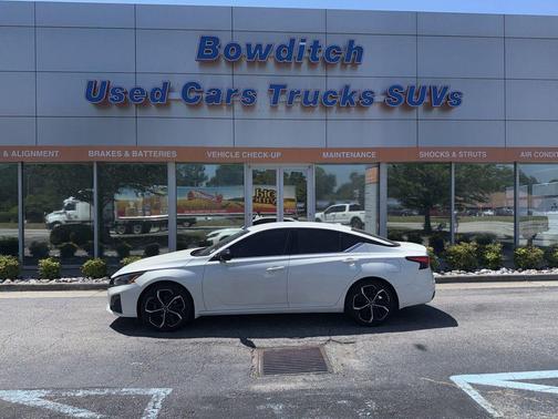 Pearl White Tricoat 2024 Nissan Altima SR FWD