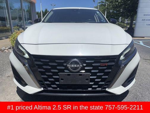 Pearl White Tricoat 2024 Nissan Altima SR FWD
