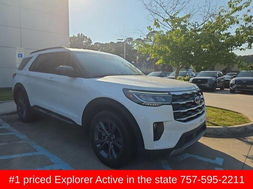 White Metallic 2025 Ford Explorer Active