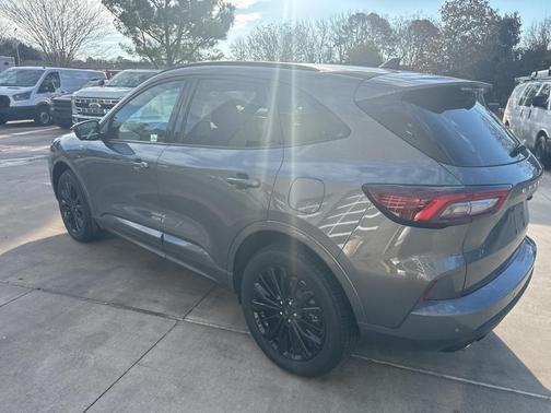 2023 Ford Escape ST-Line Elite