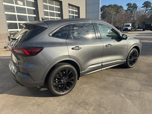 2023 Ford Escape ST-Line Elite