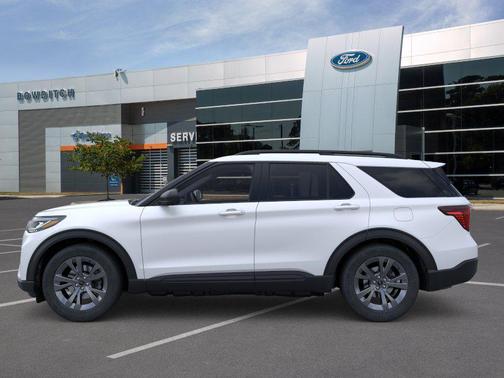 White Metallic 2026 Ford Explorer Active