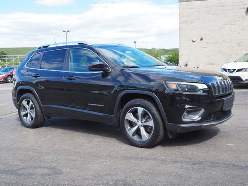Photo 2 of 29 of 2019 Jeep Cherokee Limited