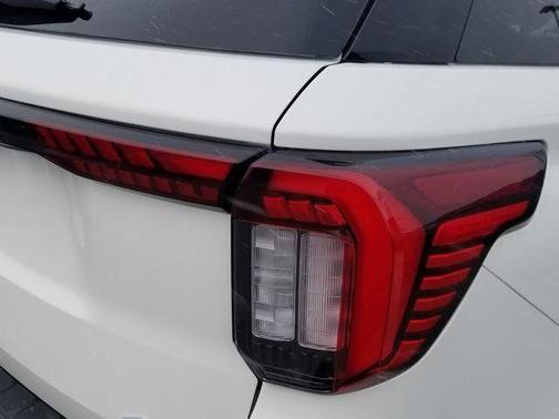 Star White 2026 Ford Explorer Active