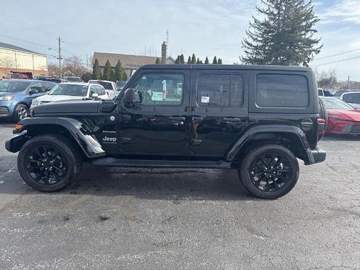 2023 Jeep Wrangler SAHARA