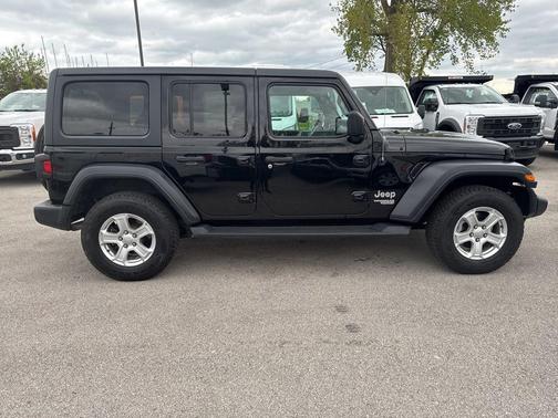 Black Clearcoat 2019 Jeep Wrangler Unlimited Sport
