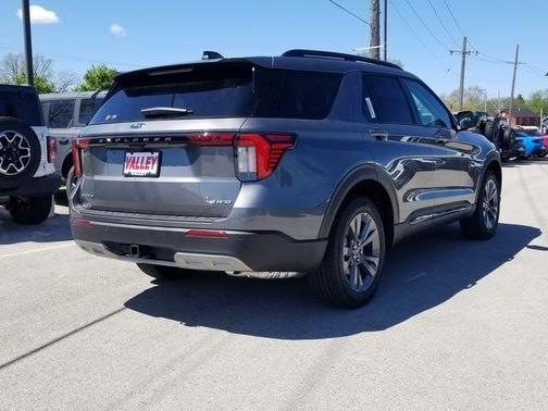 Carbonized Gray Metallic 2026 Ford Explorer Active